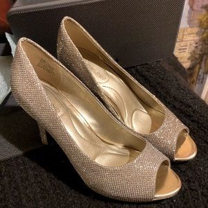 Bandolino Sparkling women shoes size 61/2
